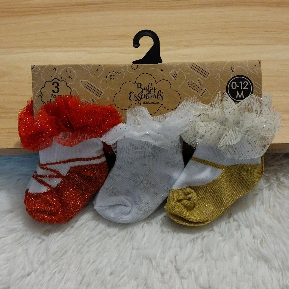 Baby Ruffle Novelty Socks 3 Pair 0-12 Months NWT